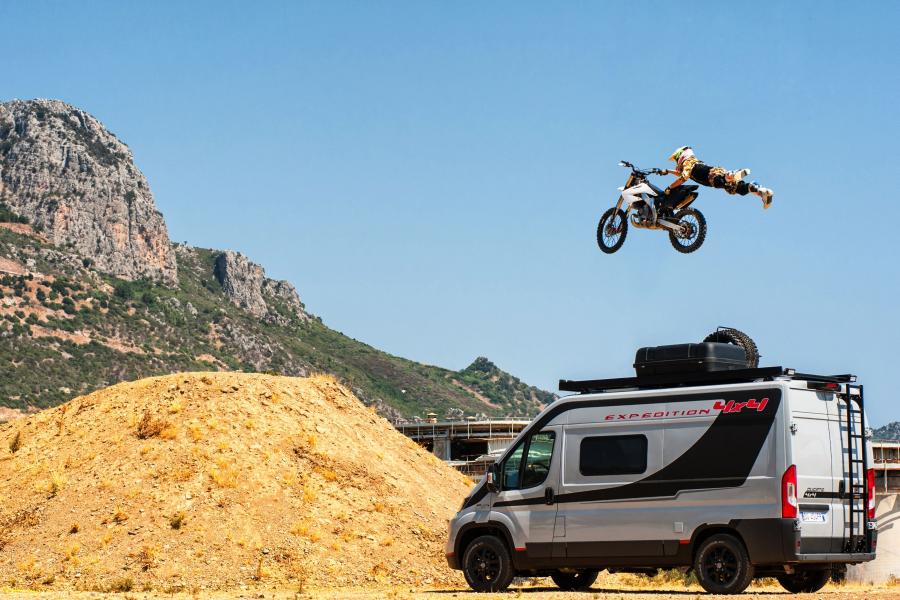  Fiat Ducato 4x4 Expedition 2017 года  (фото 15 из 19)